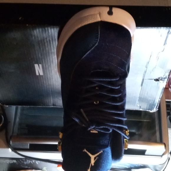 Air Jordan shoes - Picture 2 of 6